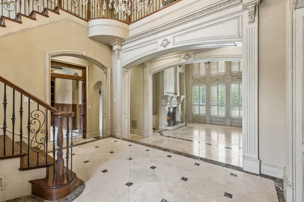 6900 King Charles Court Colleyville, TX 76034