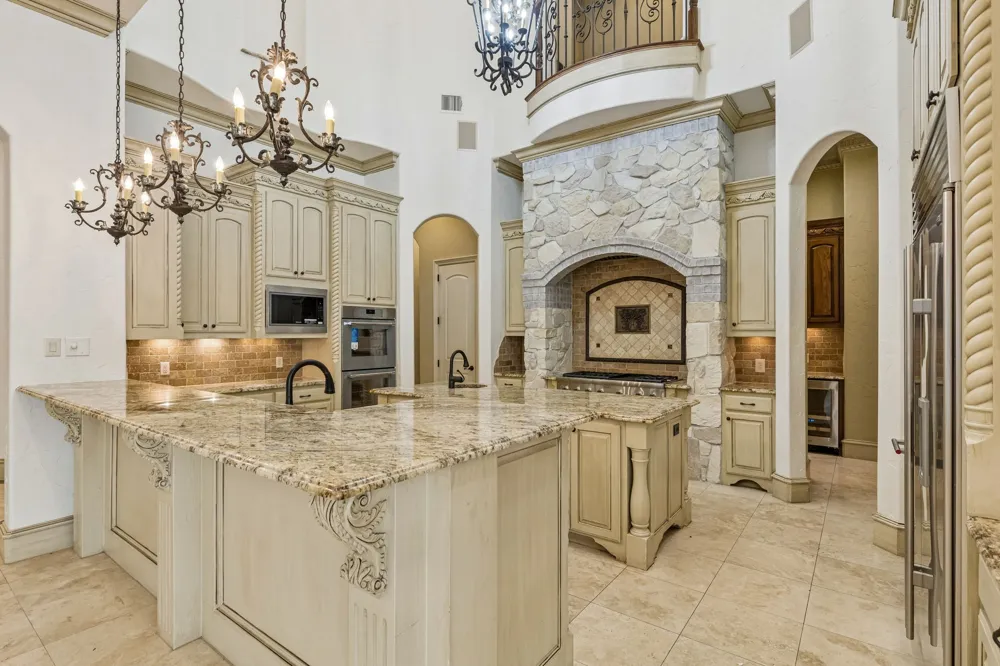 6900 King Charles Court Colleyville, TX 76034