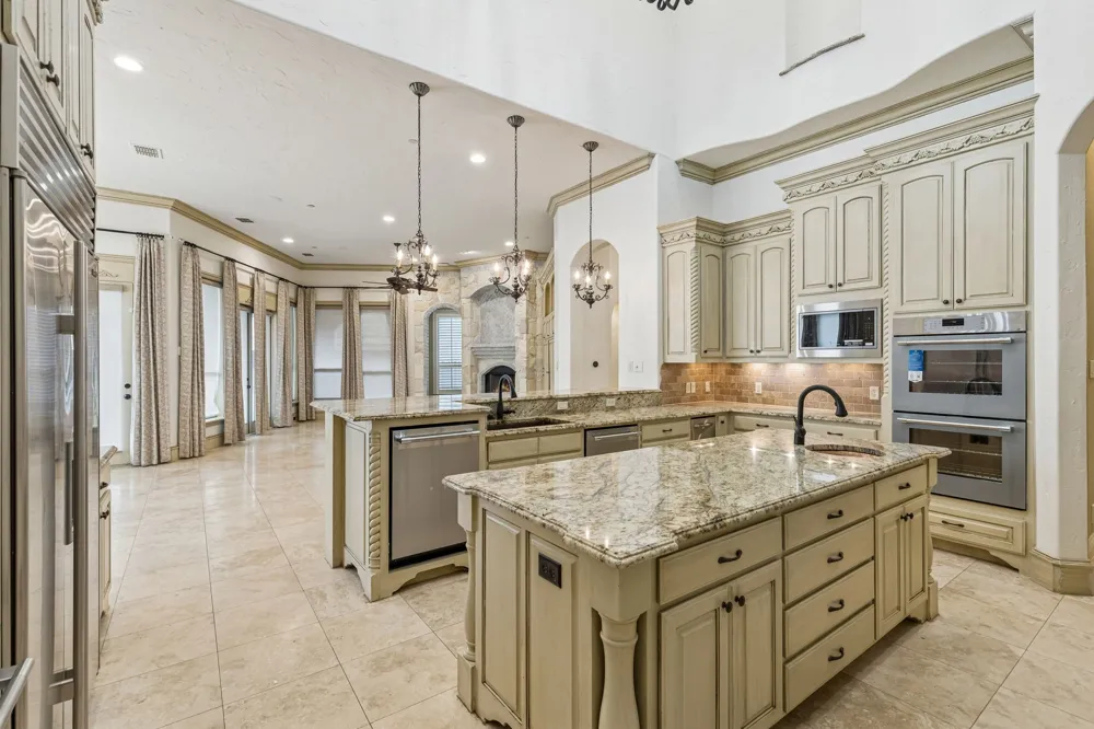 6900 King Charles Court Colleyville, TX 76034