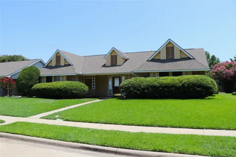 202 Creekside Lane