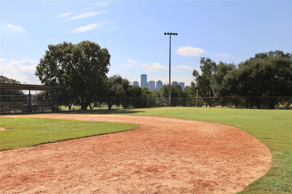1125 Usener Street Houston, TX 77009