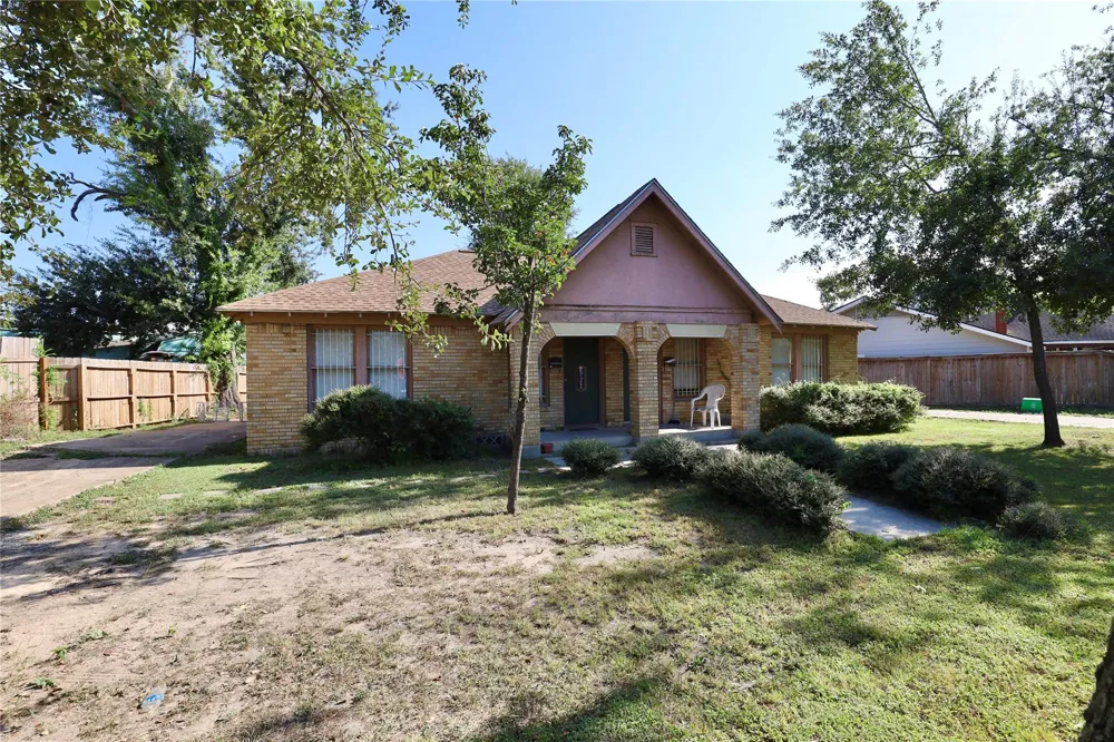1125 Usener Street Houston, TX 77009