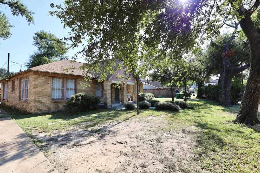 1125 Usener Street Houston, TX 77009