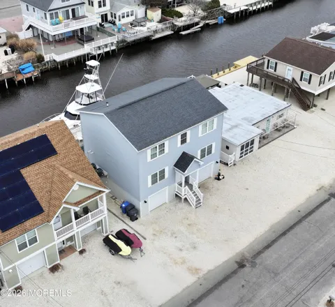 48 Albert Drive