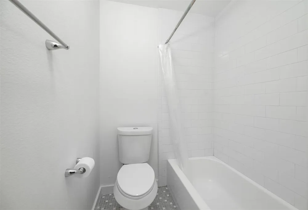 7600 Emmett F Lowry Expressway #1006 Texas City, TX 77591