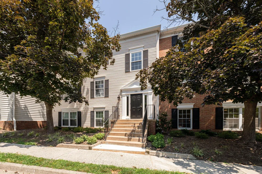 116 PROSPERITY SE #B Leesburg, VA 20175