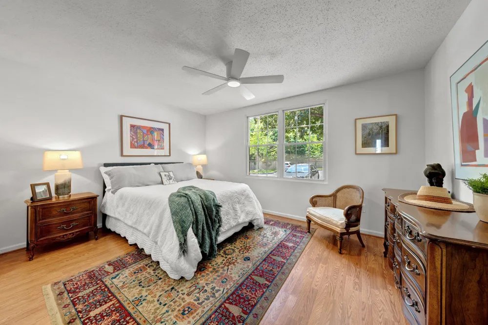 116 PROSPERITY SE #B Leesburg, VA 20175