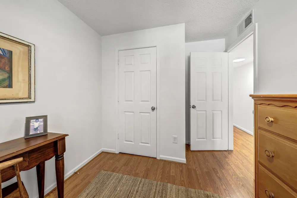 116 PROSPERITY SE #B Leesburg, VA 20175