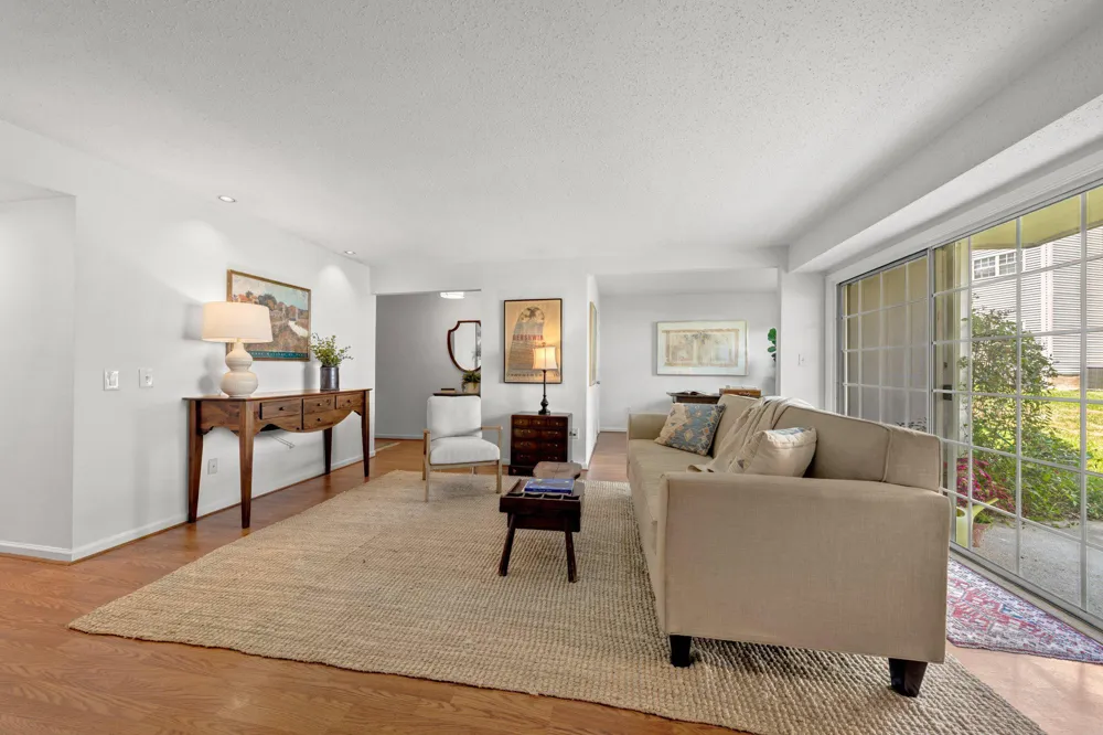 116 PROSPERITY SE #B Leesburg, VA 20175