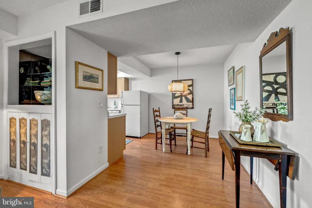 116 PROSPERITY SE #B Leesburg, VA 20175