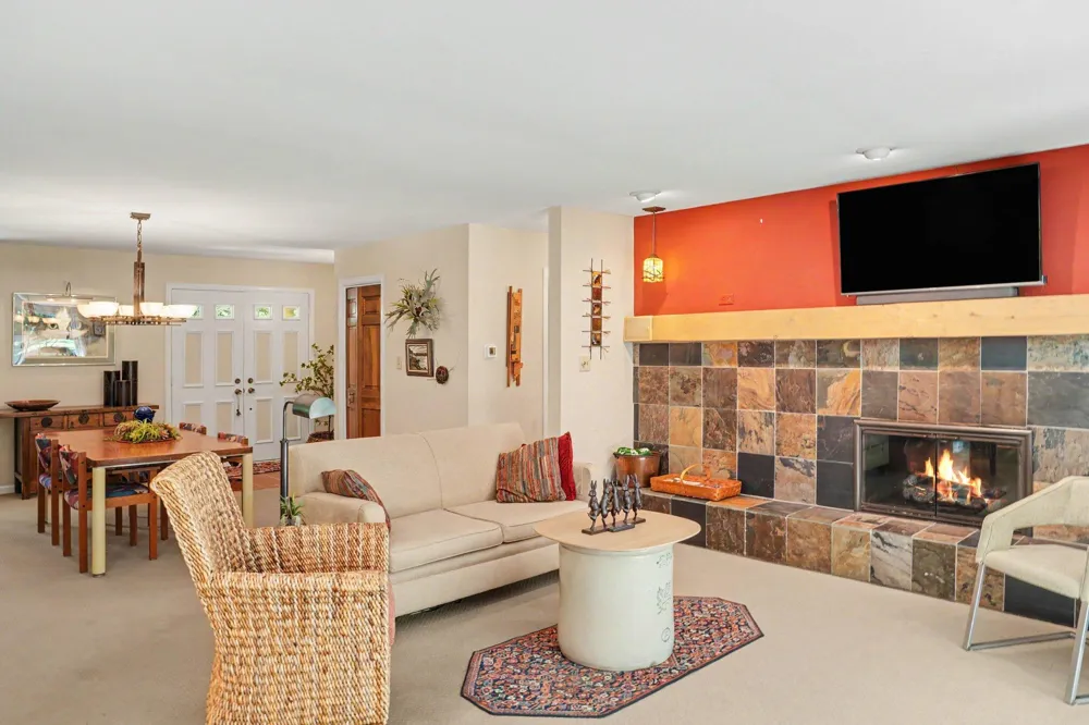 22727 Sunset Drive Kalamazoo, MI 49009