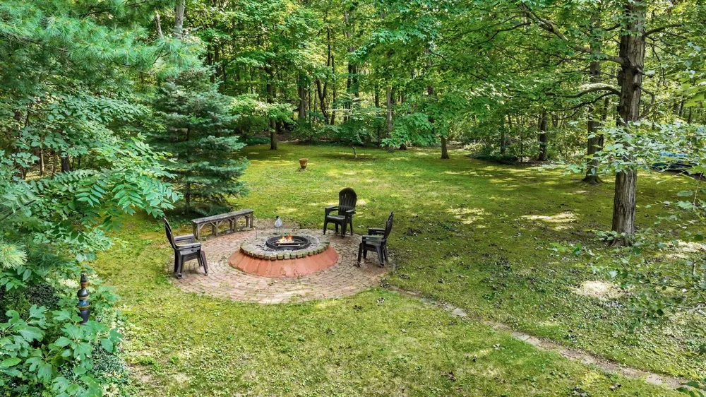 22727 Sunset Drive Kalamazoo, MI 49009