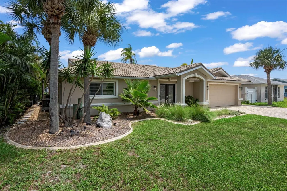5548 LEEWARD LANE New Port Richey, FL 34652