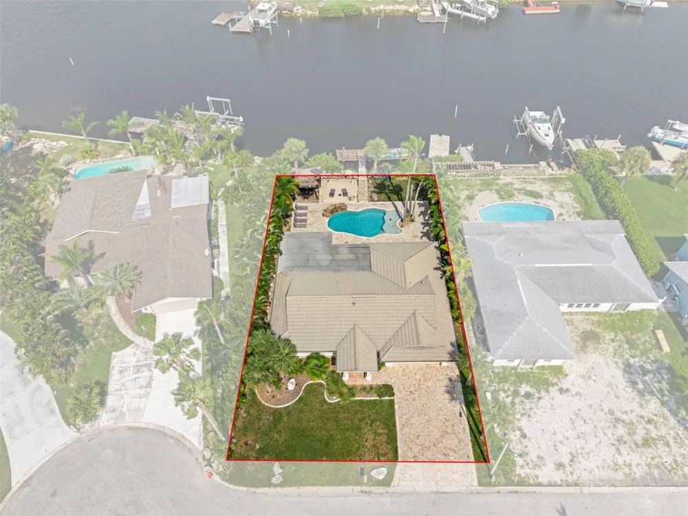 5548 LEEWARD LANE New Port Richey, FL 34652