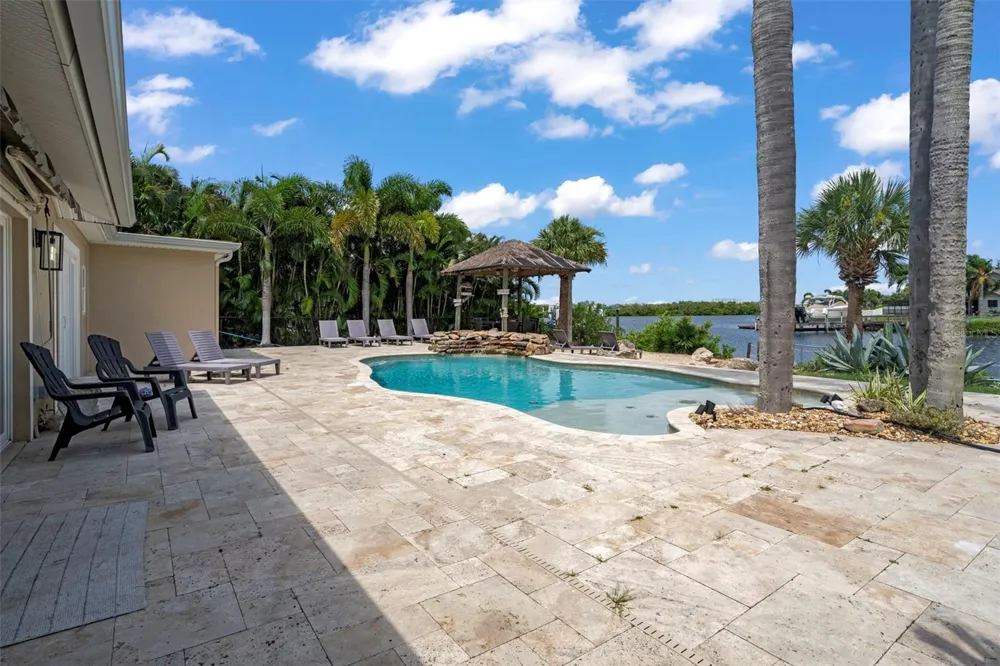 5548 LEEWARD LANE New Port Richey, FL 34652