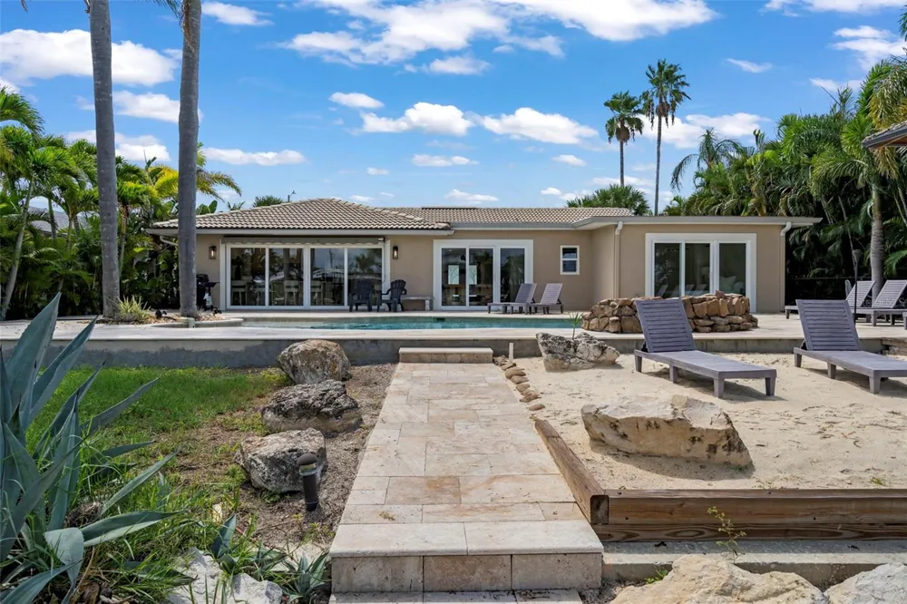 5548 LEEWARD LANE New Port Richey, FL 34652