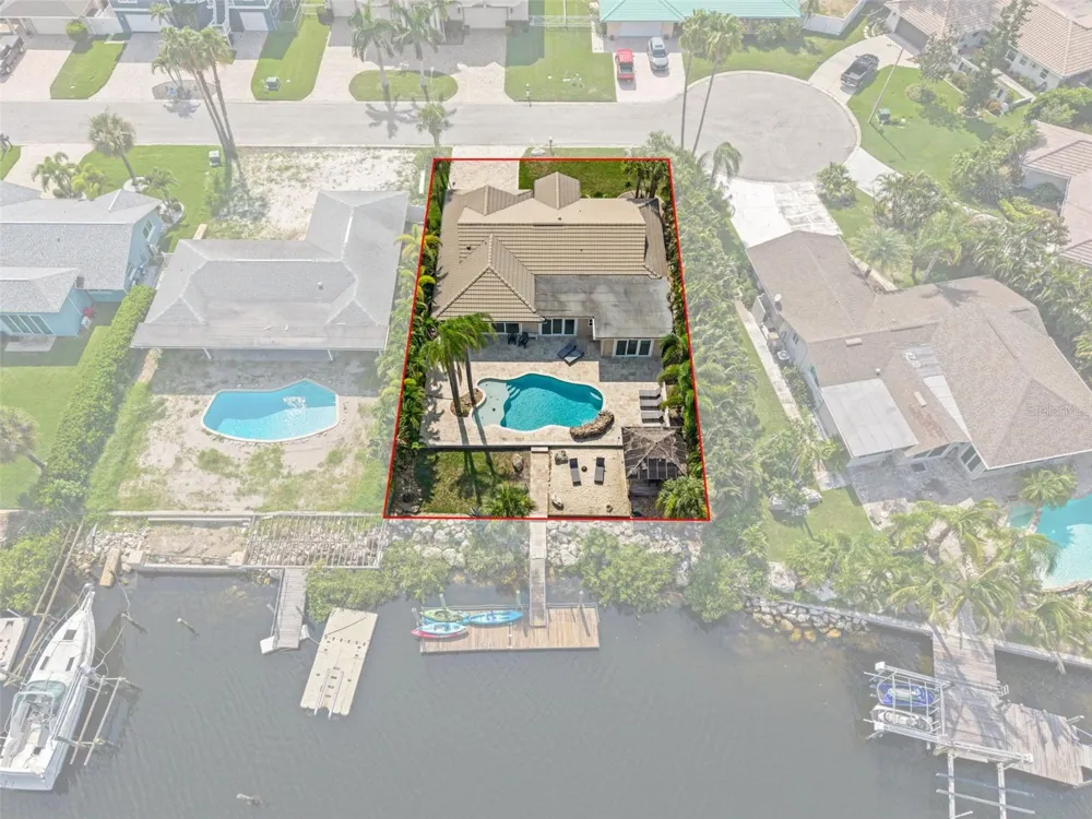 5548 LEEWARD LANE New Port Richey, FL 34652