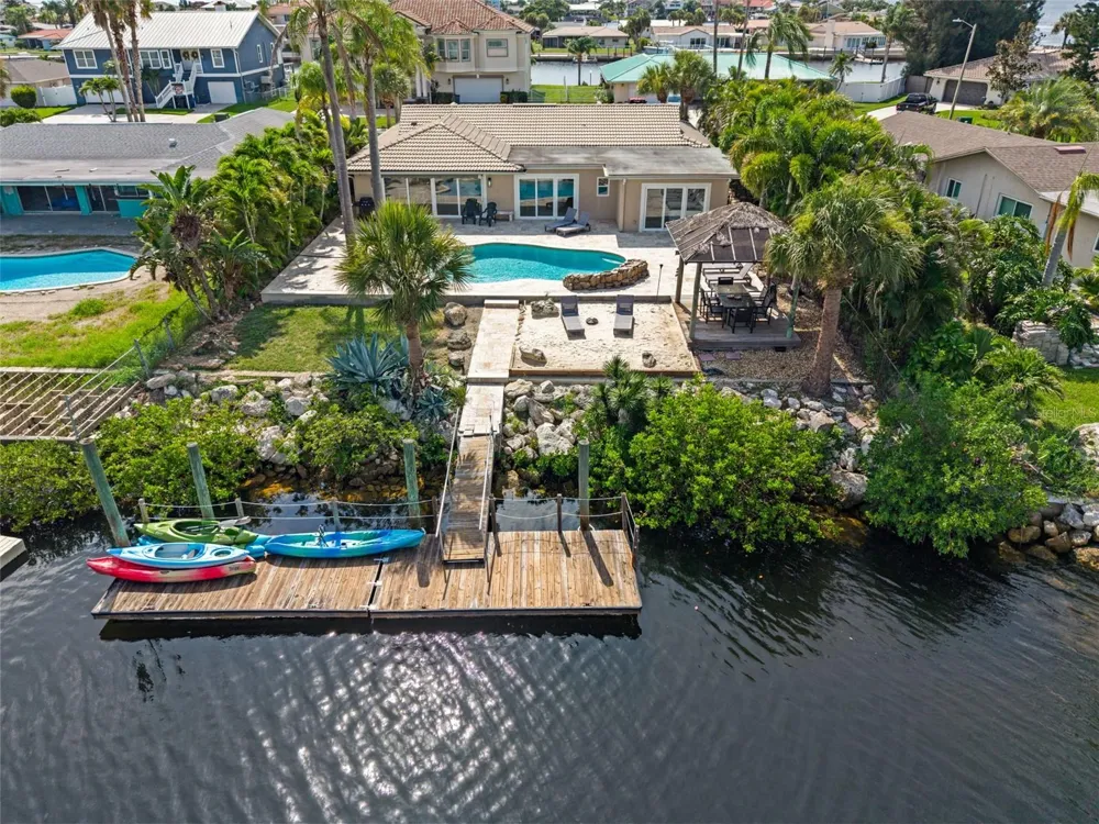 5548 LEEWARD LANE New Port Richey, FL 34652
