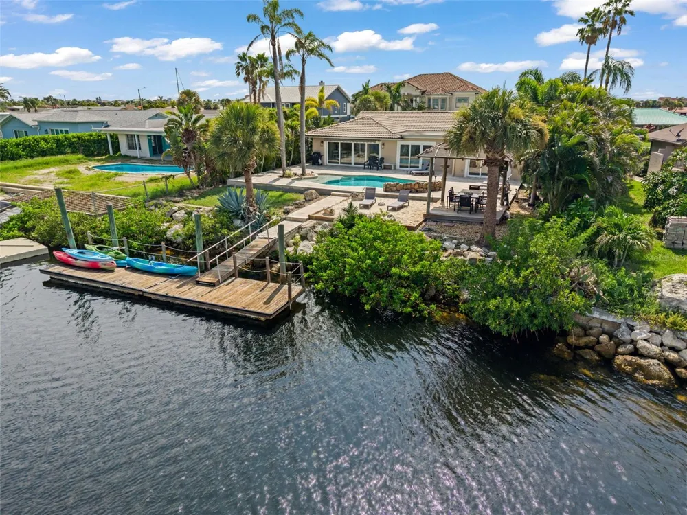 5548 LEEWARD LANE New Port Richey, FL 34652