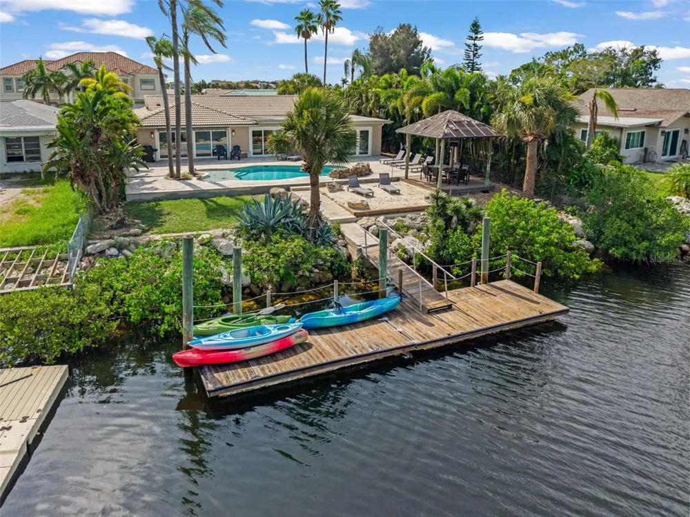 5548 LEEWARD LANE New Port Richey, FL 34652