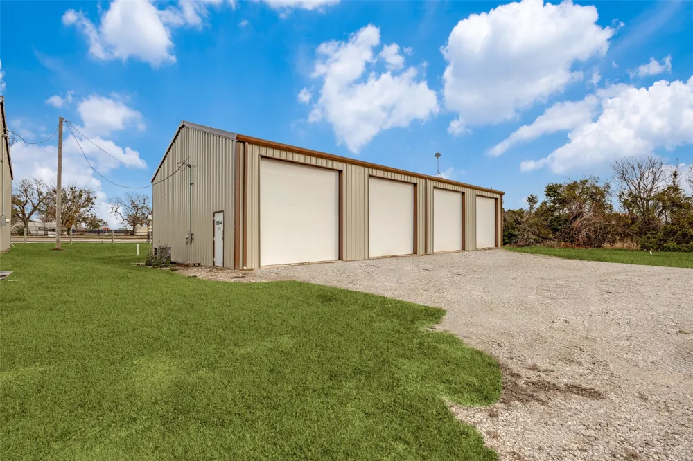 15602 State HWY 160 Blue Ridge, TX 75424