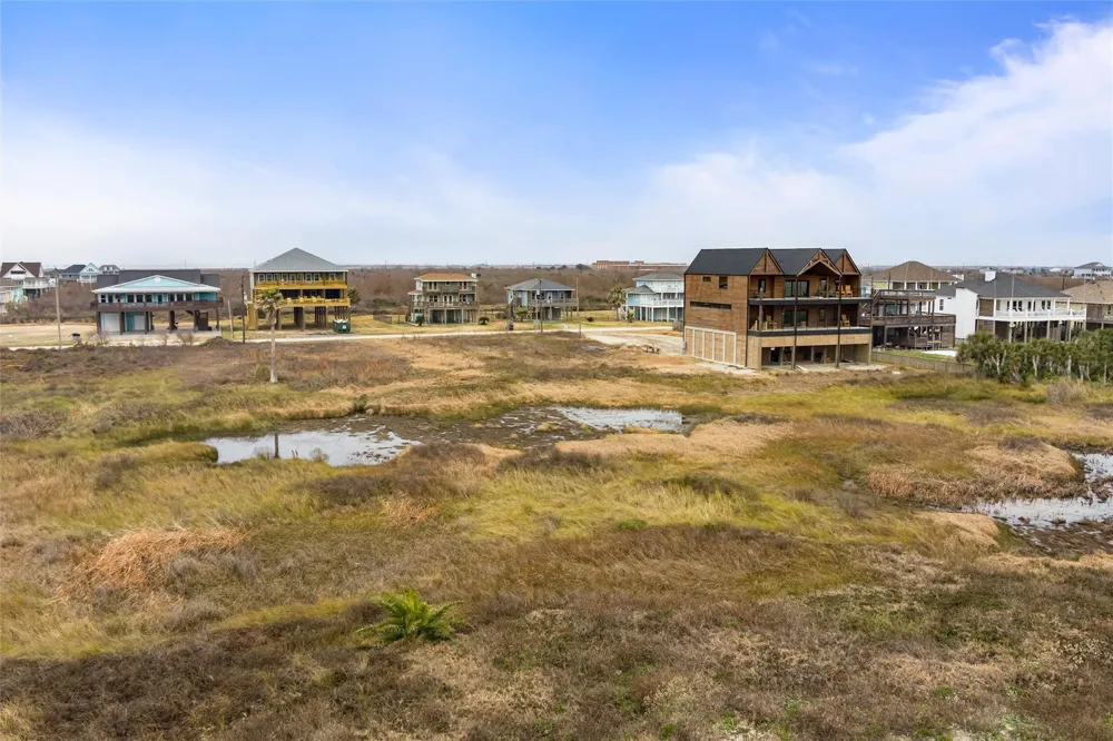 338 Atkinson Street Crystal Beach, TX 77650