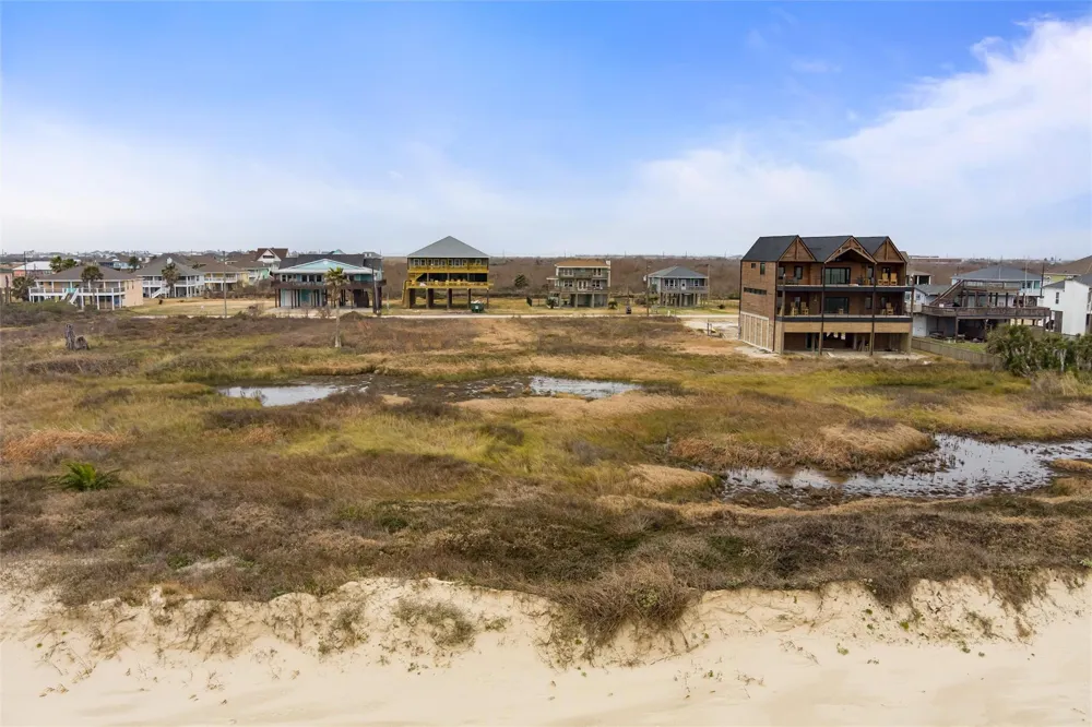 338 Atkinson Street Crystal Beach, TX 77650
