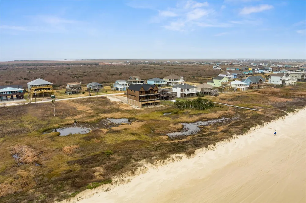338 Atkinson Street Crystal Beach, TX 77650