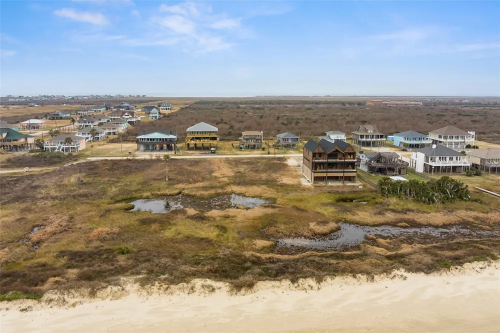 338 Atkinson Street Crystal Beach, TX 77650