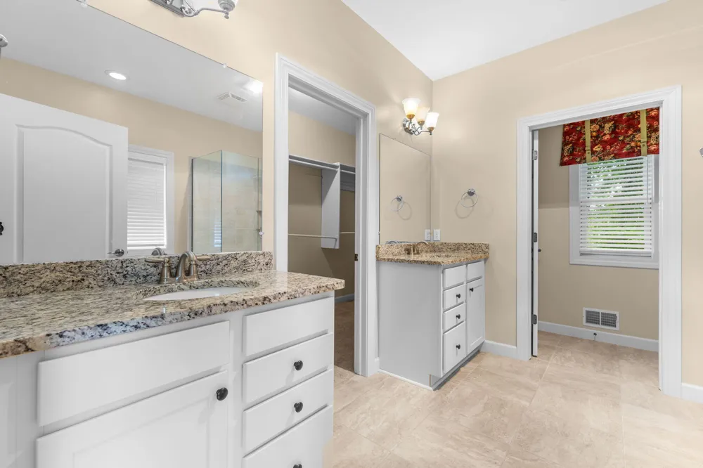 8243 Heathertree Lane Brighton, MI 48116