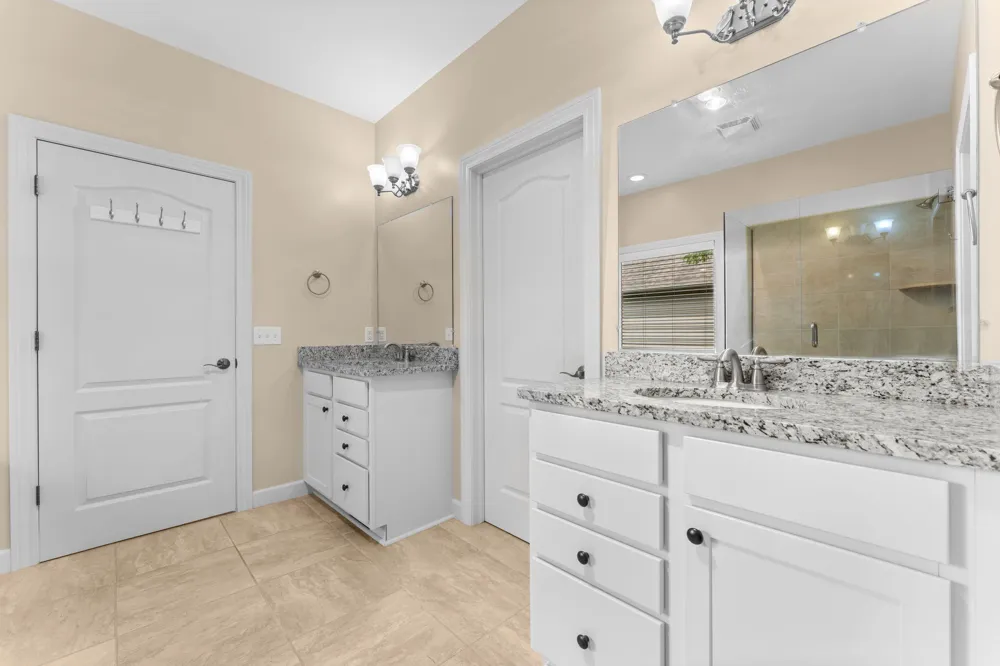 8243 Heathertree Lane Brighton, MI 48116