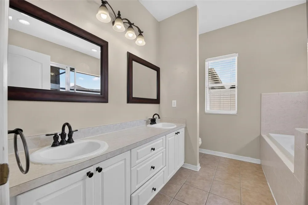 24519 BREEZY OAK COURT Lutz, FL 33559