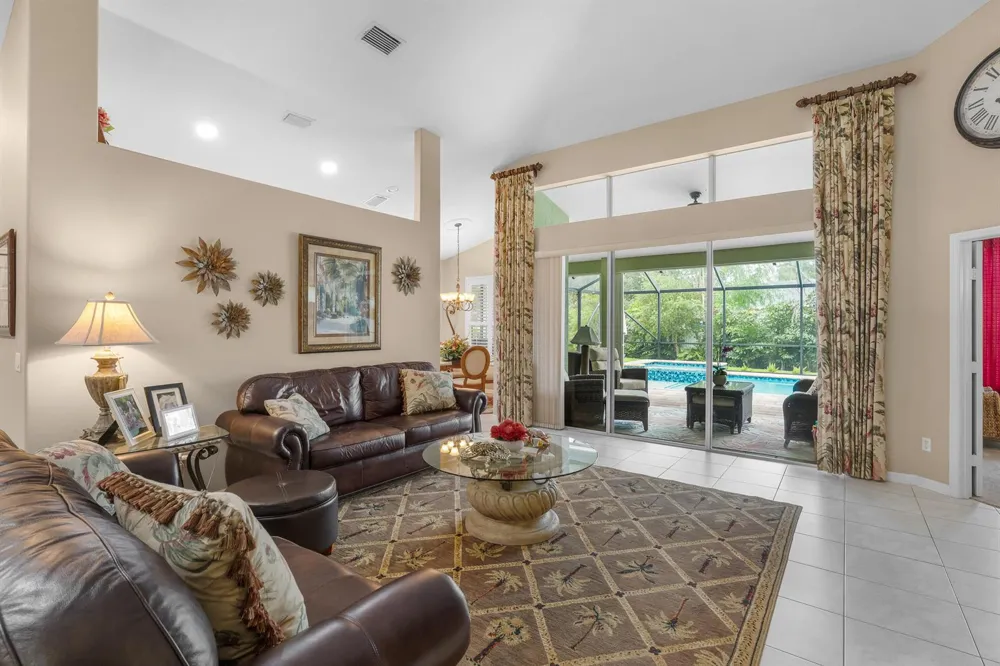 210 CHAMPAGNE COURT SW Vero Beach, FL 32968