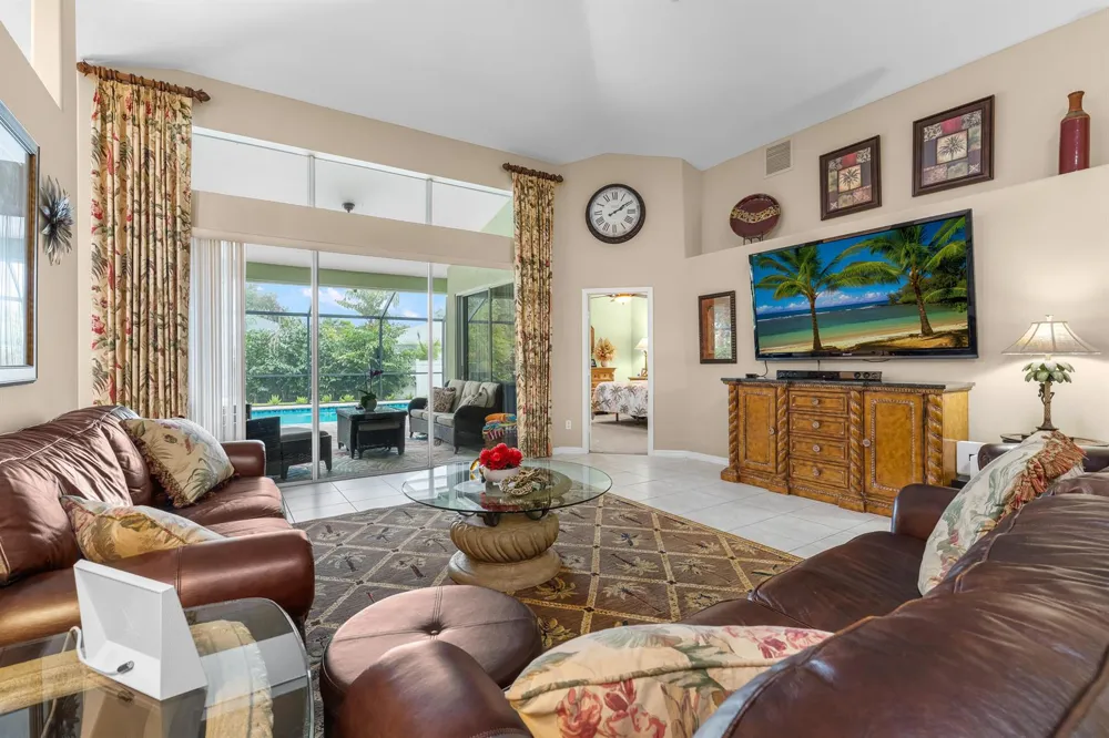 210 CHAMPAGNE COURT SW Vero Beach, FL 32968