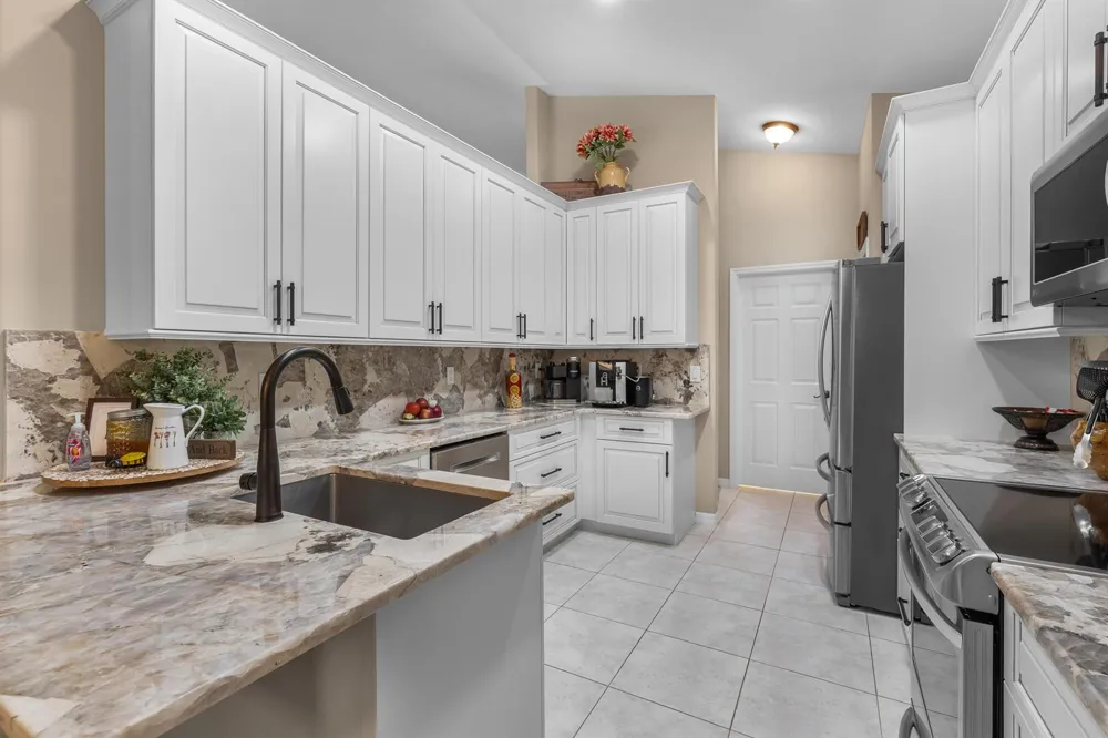 210 CHAMPAGNE COURT SW Vero Beach, FL 32968
