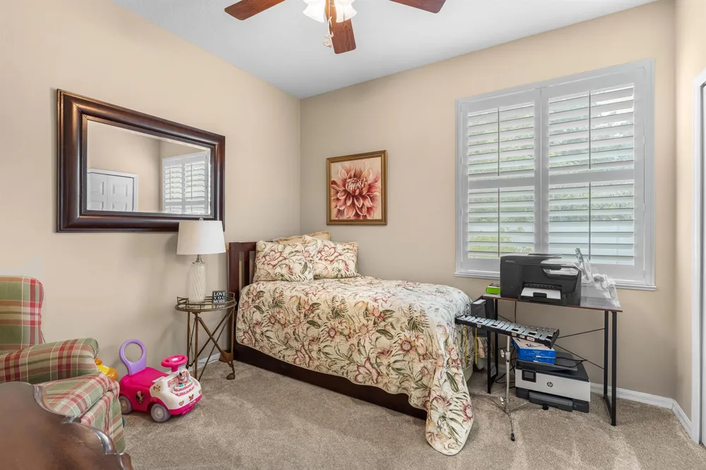 210 CHAMPAGNE COURT SW Vero Beach, FL 32968