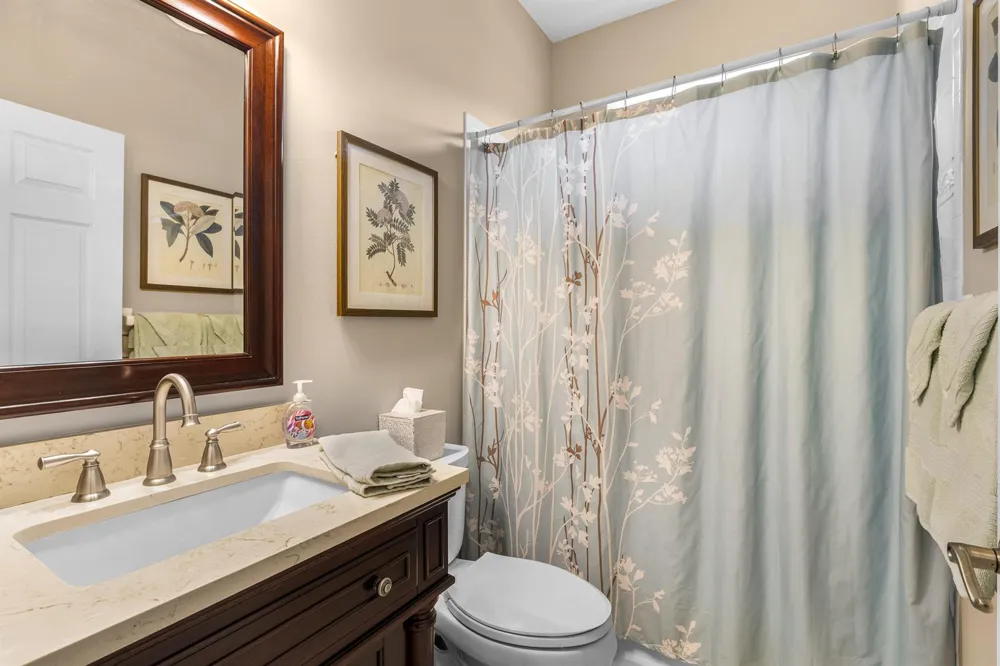 210 CHAMPAGNE COURT SW Vero Beach, FL 32968