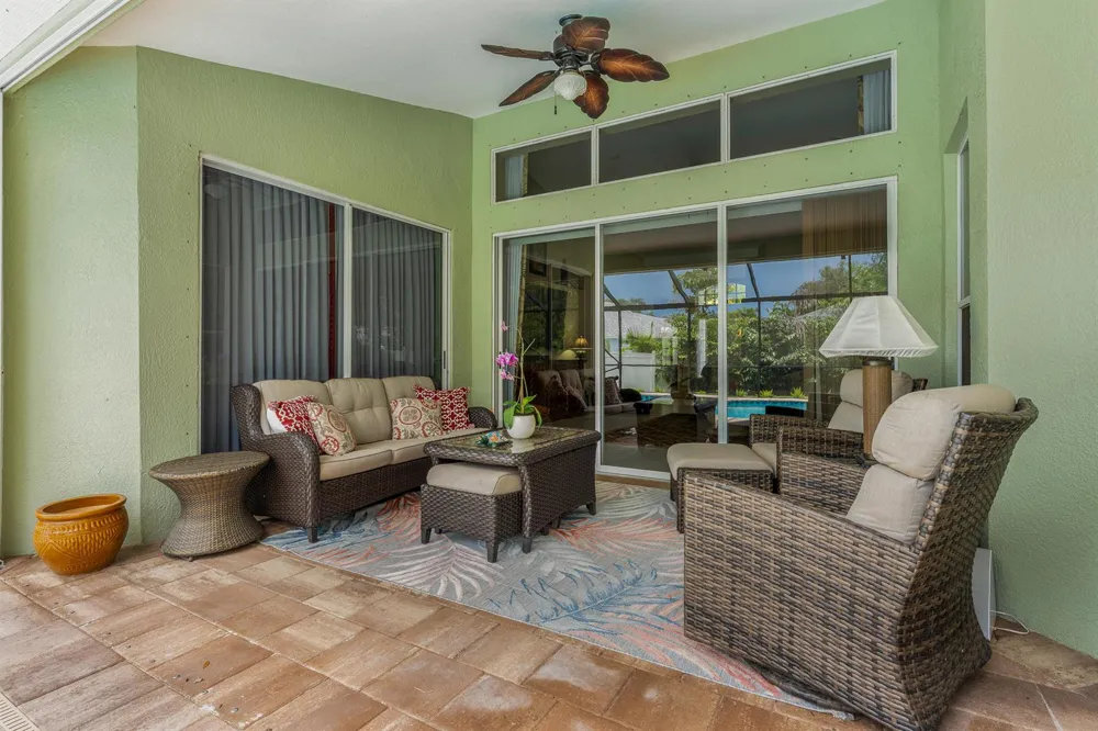210 CHAMPAGNE COURT SW Vero Beach, FL 32968
