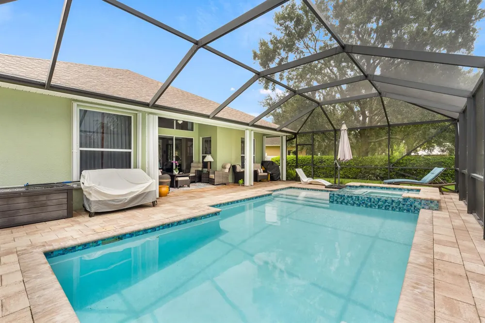 210 CHAMPAGNE COURT SW Vero Beach, FL 32968