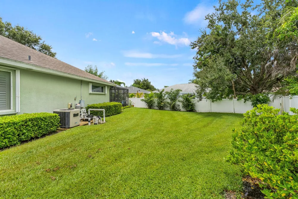 210 CHAMPAGNE COURT SW Vero Beach, FL 32968