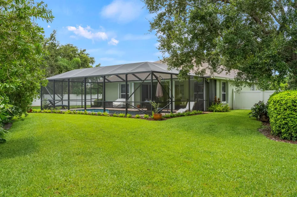 210 CHAMPAGNE COURT SW Vero Beach, FL 32968