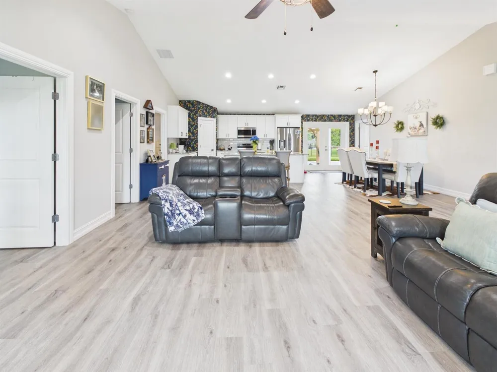 2075 SE 9th Avenue Okeechobee, FL 34974