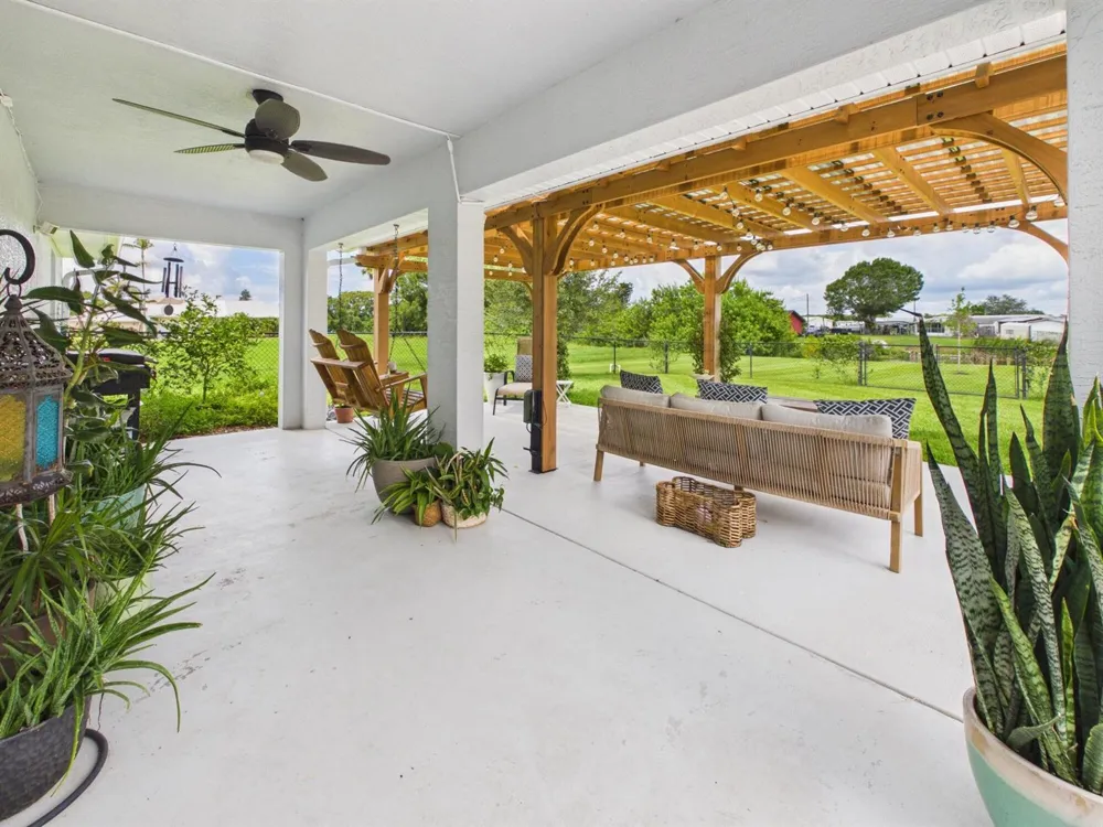2075 SE 9th Avenue Okeechobee, FL 34974