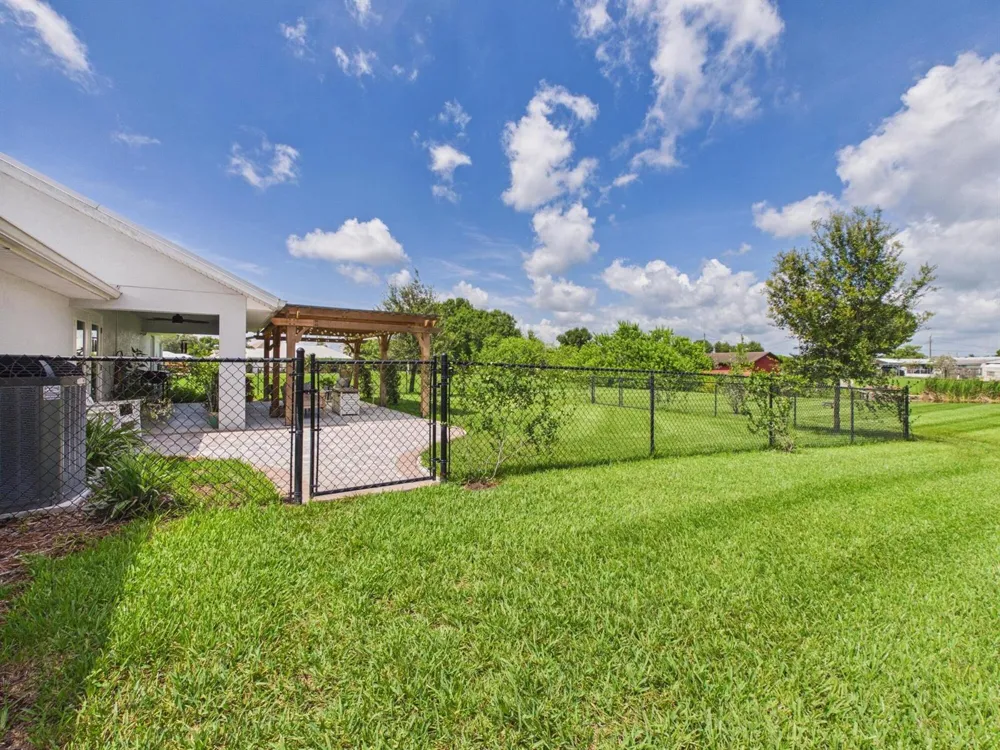 2075 SE 9th Avenue Okeechobee, FL 34974