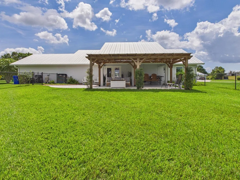 2075 SE 9th Avenue Okeechobee, FL 34974