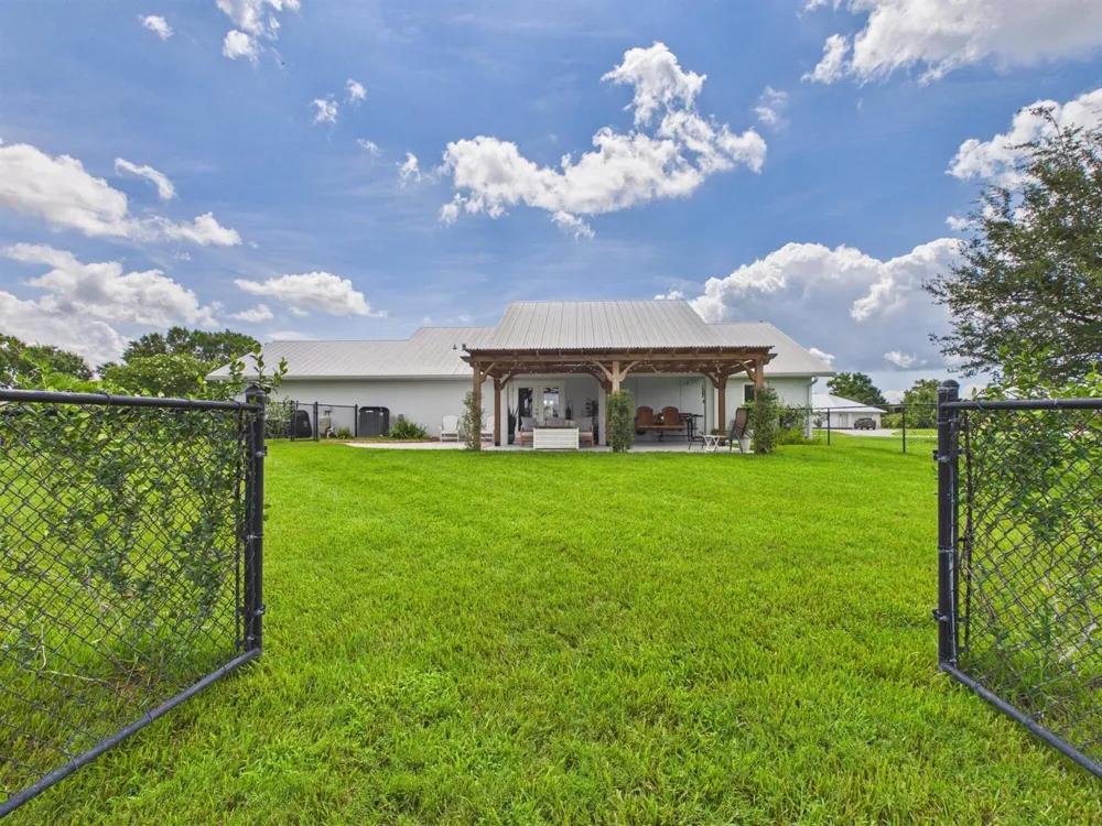 2075 SE 9th Avenue Okeechobee, FL 34974