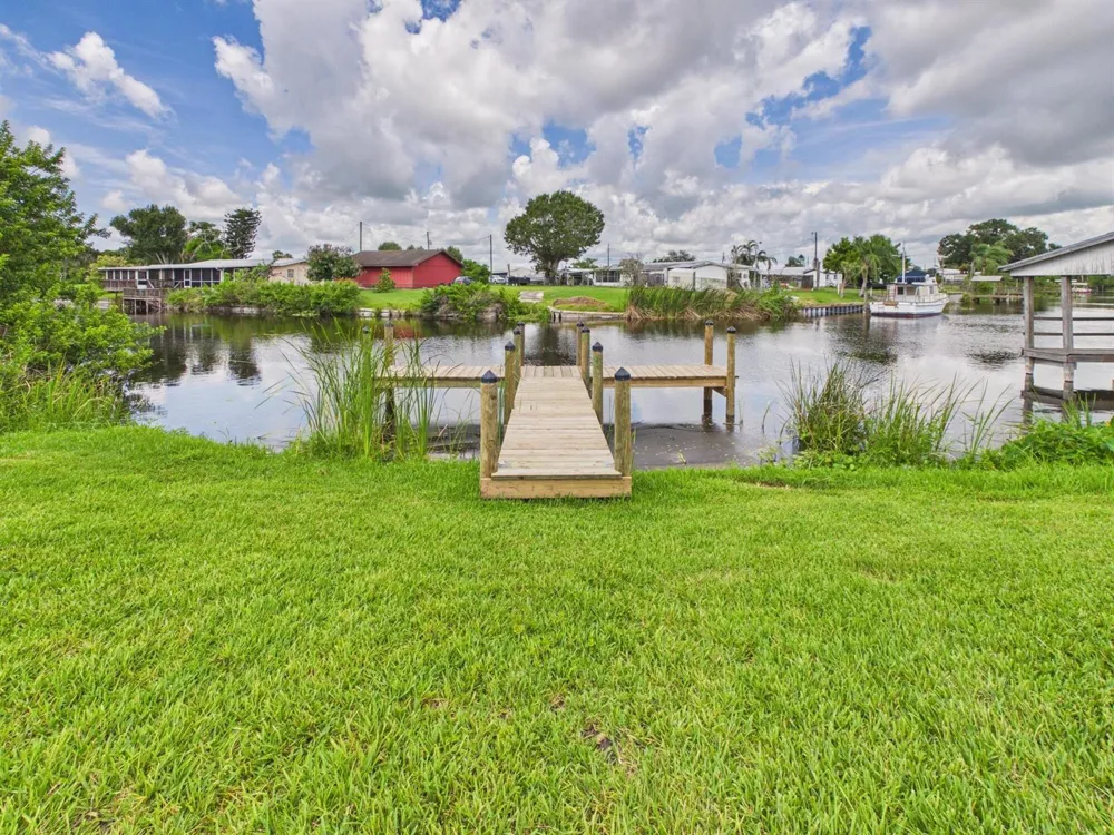 2075 SE 9th Avenue Okeechobee, FL 34974