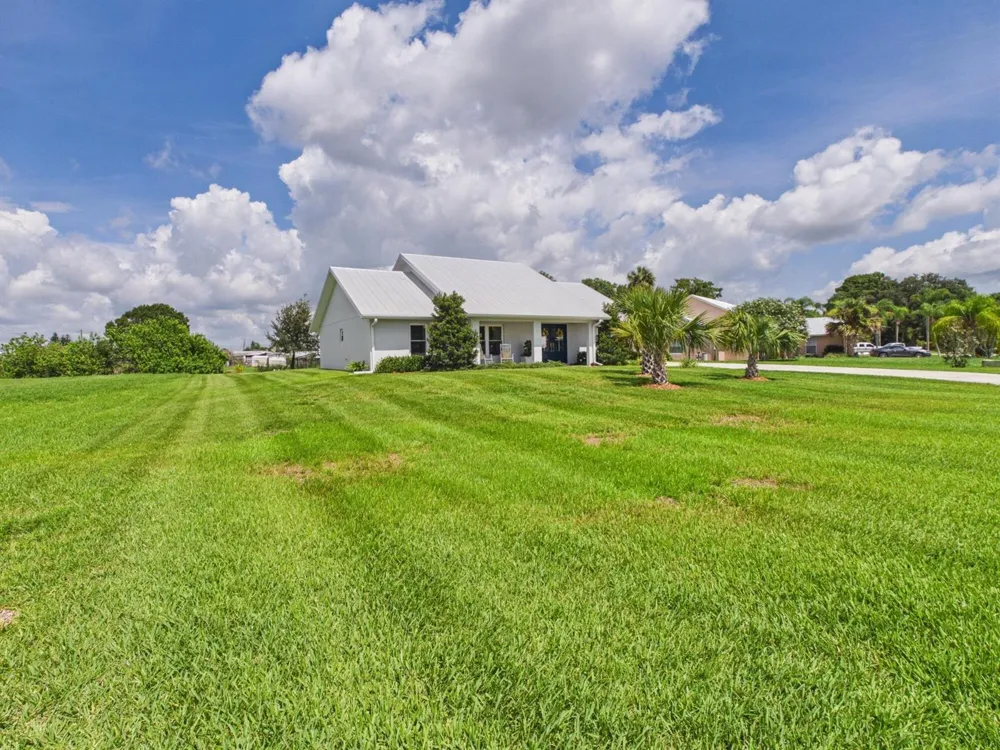 2075 SE 9th Avenue Okeechobee, FL 34974