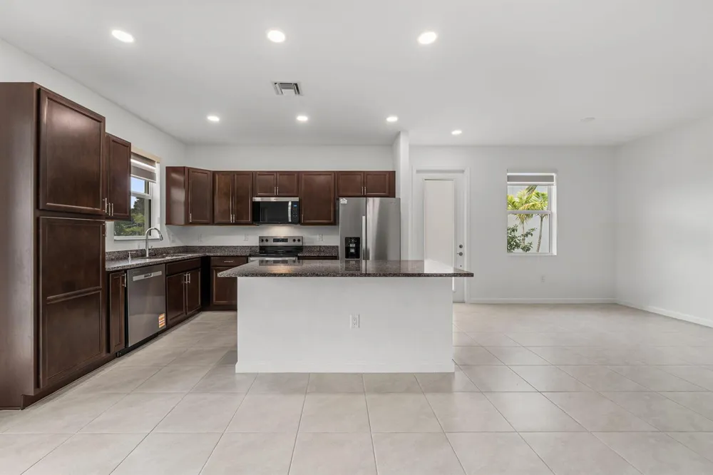 4440 Longwood Lake Square Westlake, FL 33470