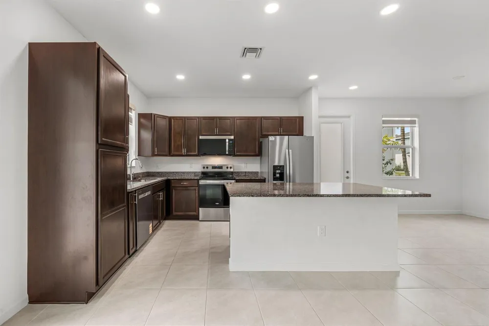 4440 Longwood Lake Square Westlake, FL 33470
